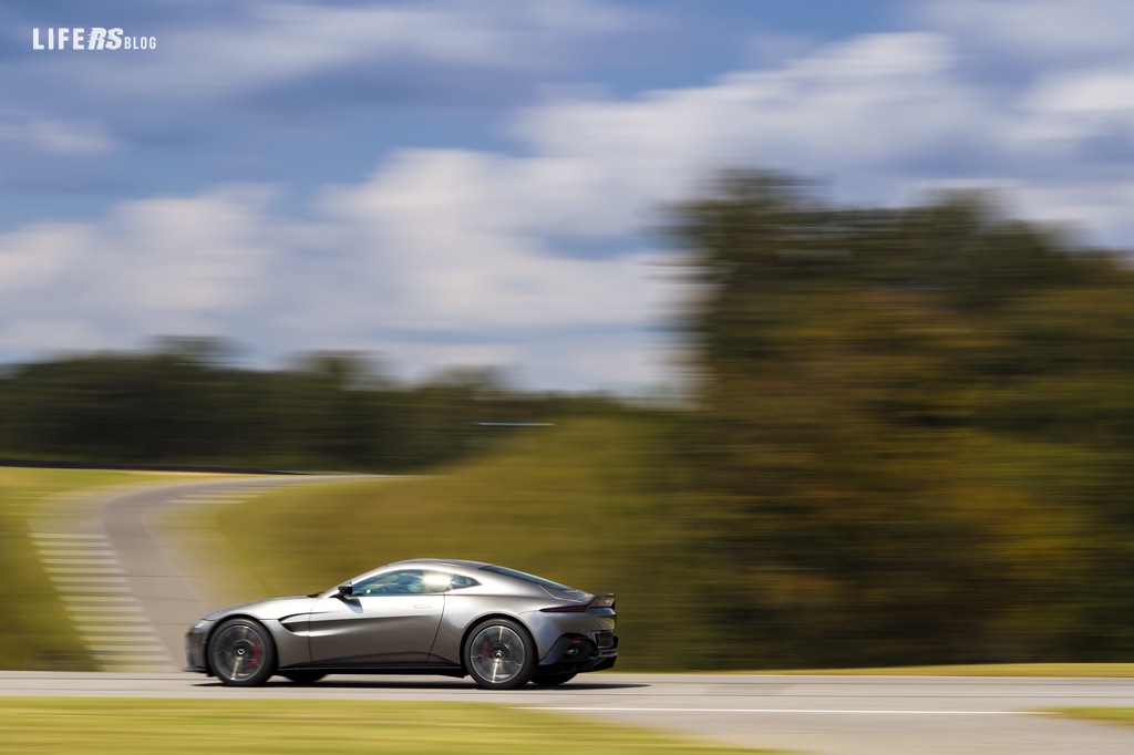 Vantage: Aston Martin presenta la seconda generazione