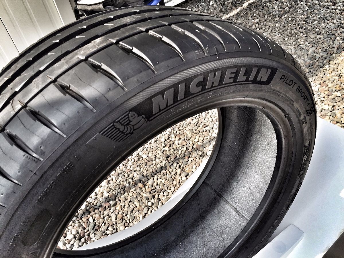 Michelin Pilot Sport 4