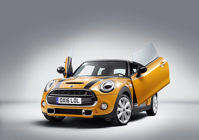 MINI presenta le Scissor Doors