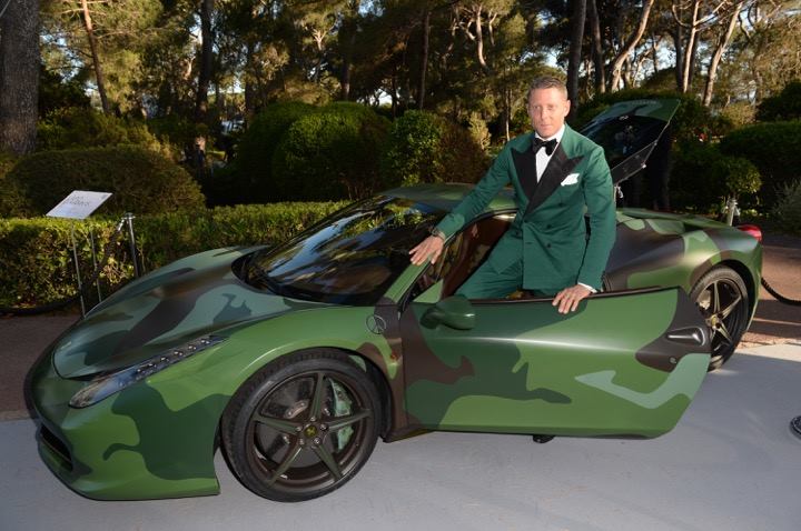 Lapo Elkann batte all'asta la sua Ferrari 458 Italia one-off