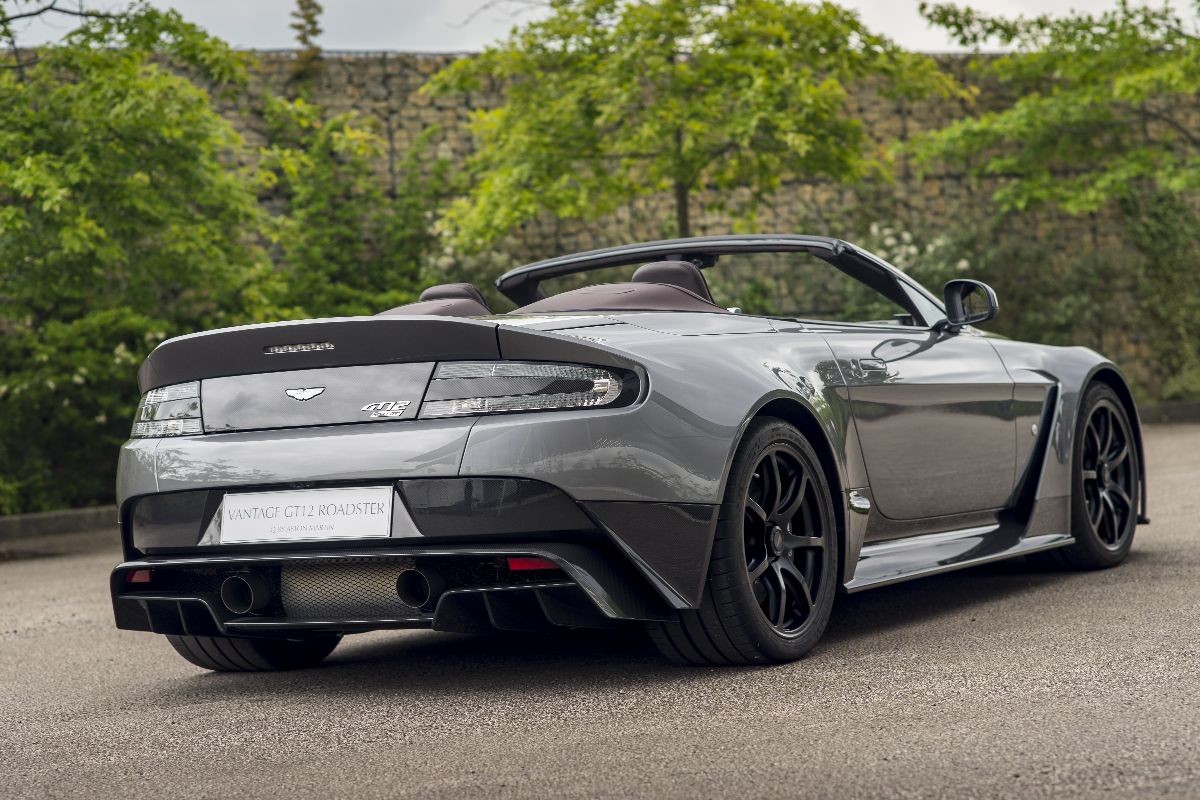 vantage-gt12-roadster