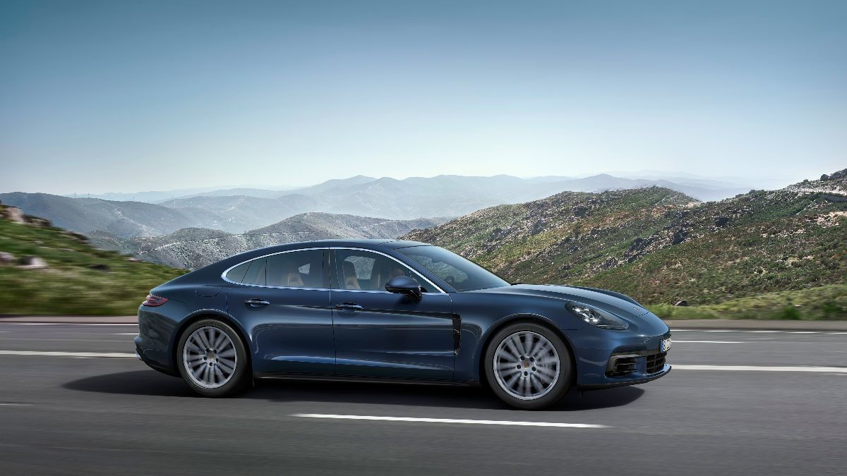 La Panamera Porsche si rinnova