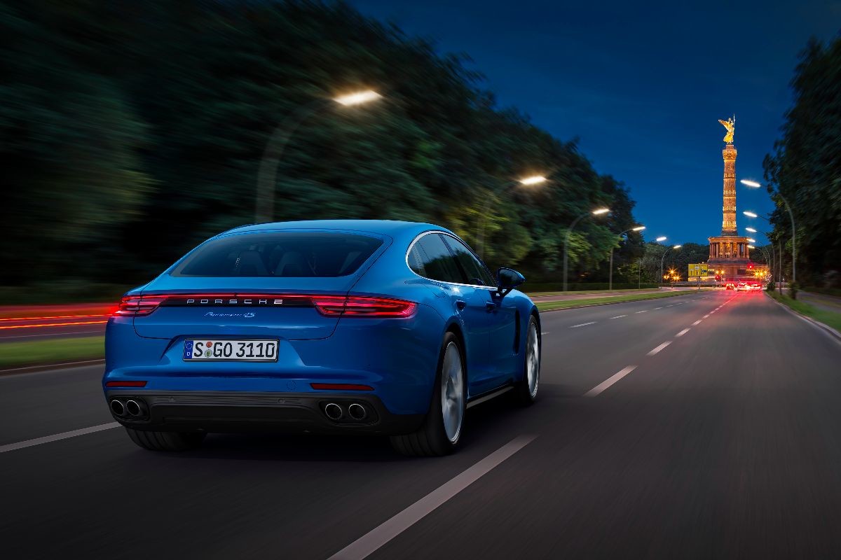 La Panamera Porsche si rinnova