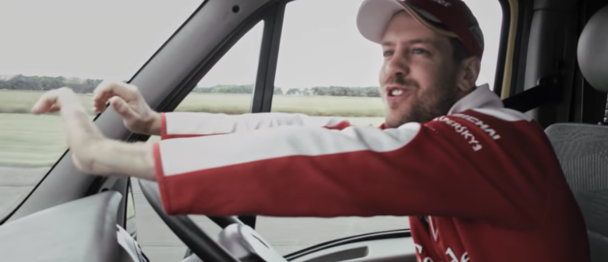 Vettel sfida la 488 GTB 