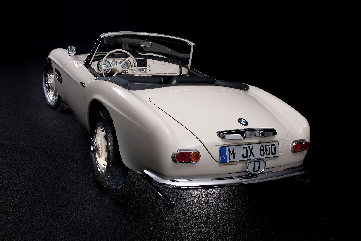 La BMW 507 guidata da Elvis Presley