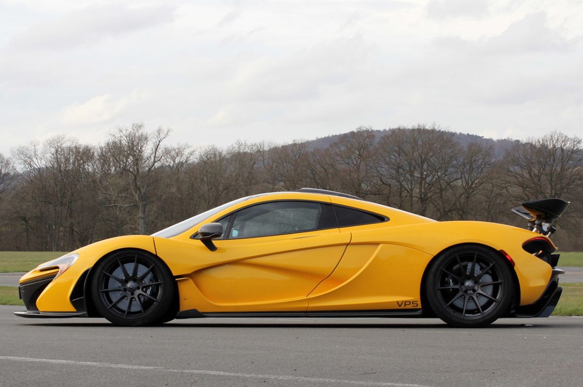 McLaren P1 Vs Ferrari LaFerrari