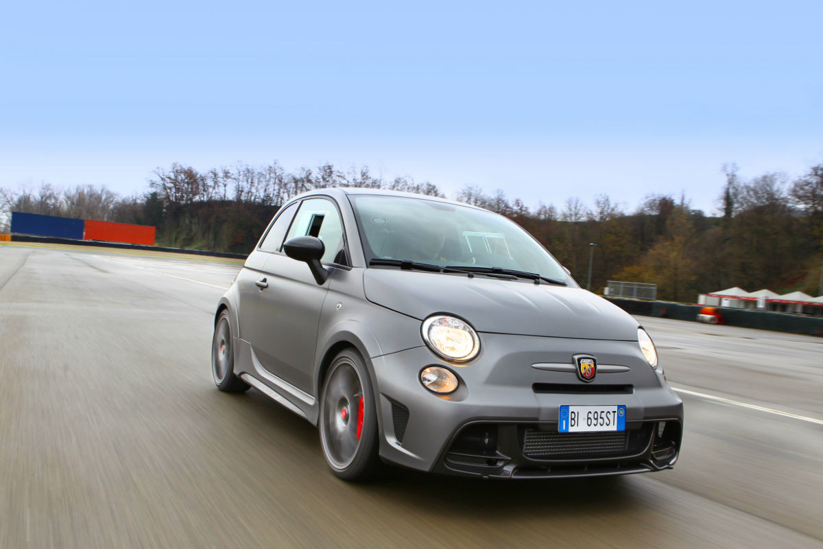 Primo Test Abarth 695 Biposto (prova su pista)