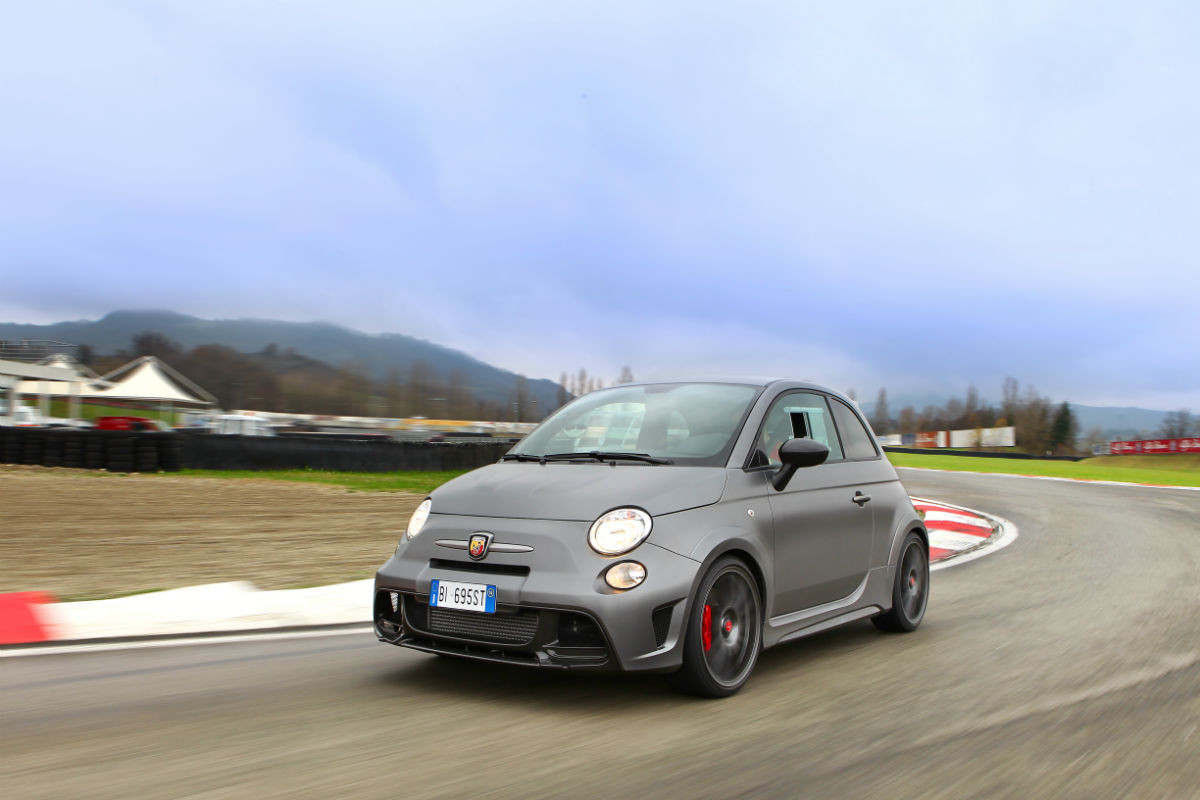 Primo Test Abarth 695 Biposto (prova su pista)