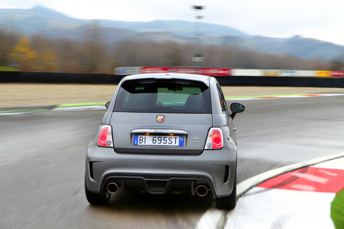 Primo Test Abarth 695 Biposto (prova su pista)