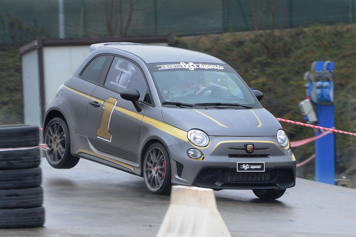 Primo Test Abarth 695 Biposto (prova su pista)