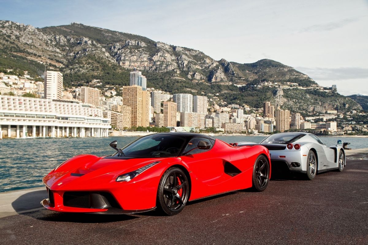 McLaren P1 Vs Ferrari LaFerrari