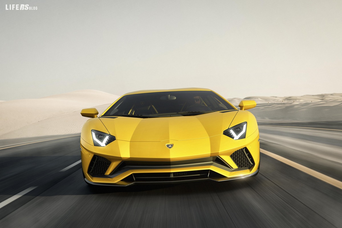 AVENTADOR S: arriva la nuova, supersportiva, Lamborghini