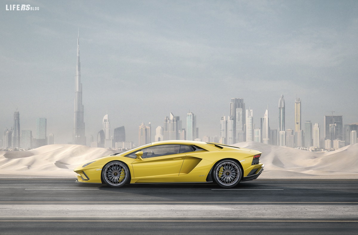 AVENTADOR S: arriva la nuova, supersportiva, Lamborghini