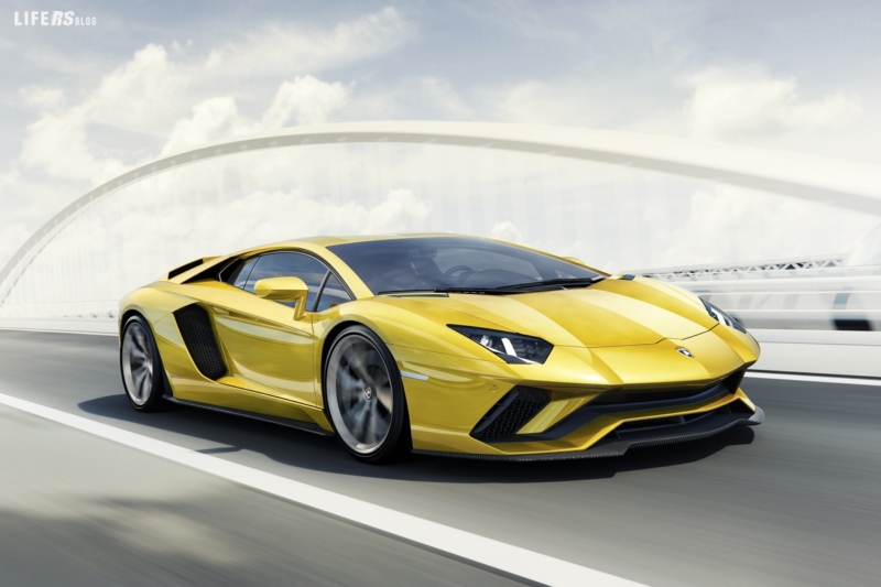 AVENTADOR S: arriva la nuova, supersportiva, Lamborghini