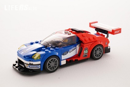 Speed Champions di LEGO® dedicata all’Ovale Blu