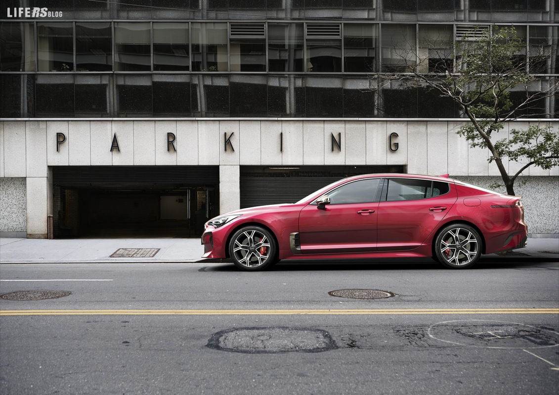 Kia Stinger fa il suo debutto al Nord American International Auto Show