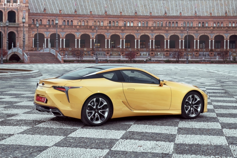 Lexus presenta la nuova coupé LC 500