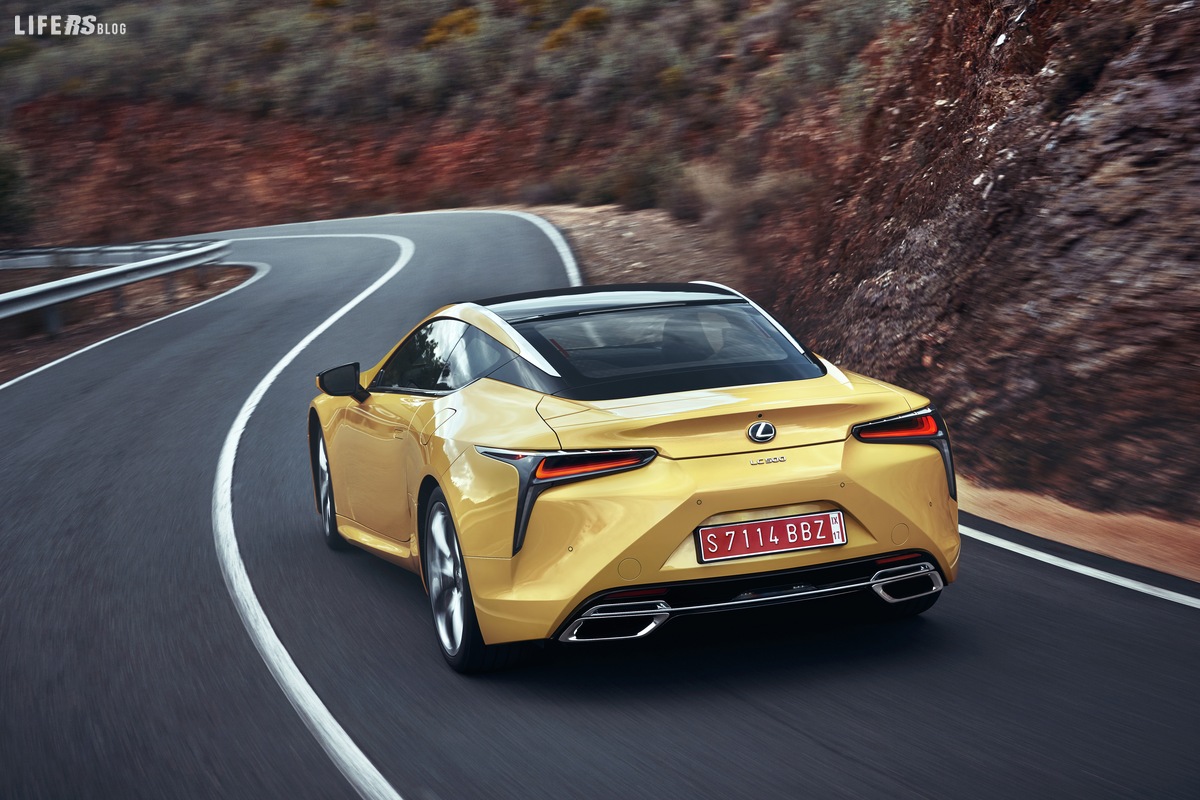 Lexus presenta la nuova coupé LC 500