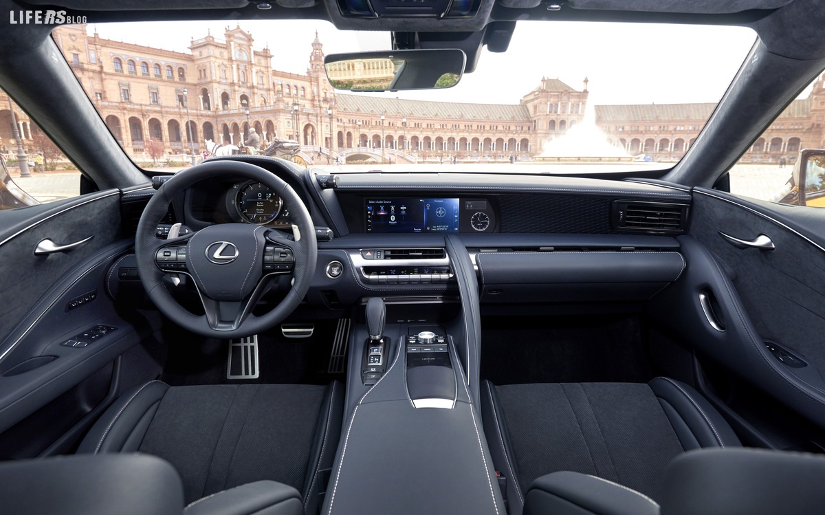 Lexus presenta la nuova coupé LC 500