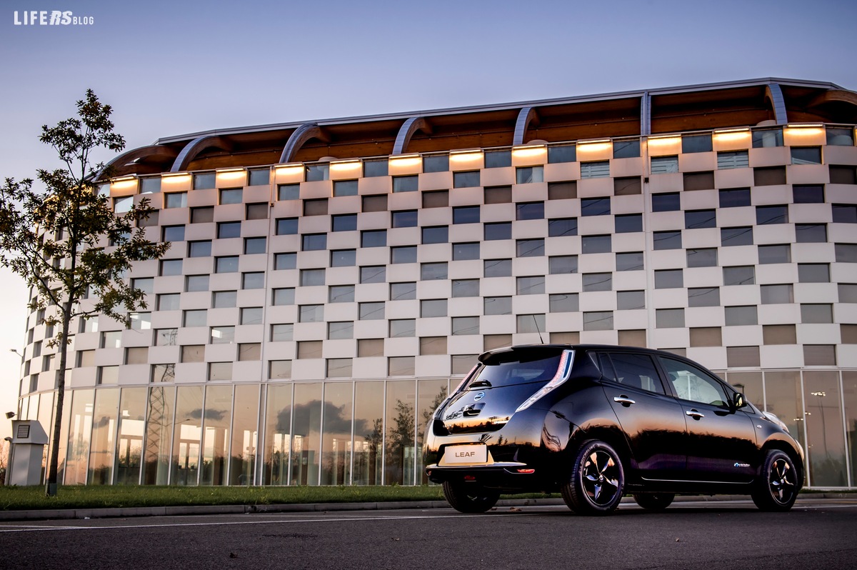 Nissan LEAF Black Edition