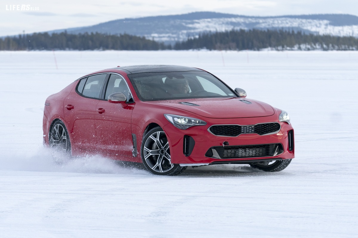 KIA STINGER