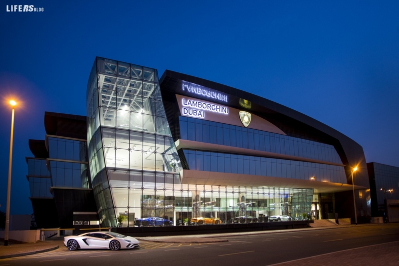 Lo showroom Lamborghini più grande al mondo a Dubai