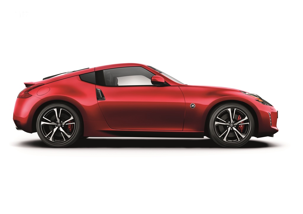 Nissan 370Z: prime immagini ufficiali della nuova coupè