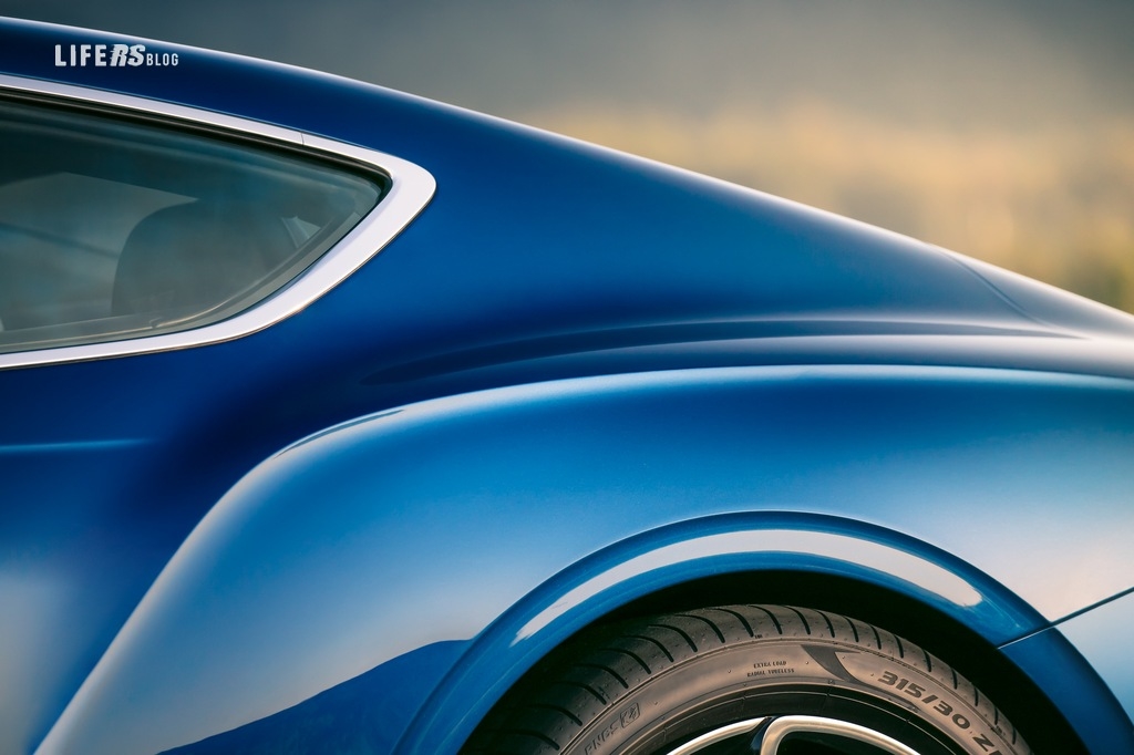 Bentley Continental GT, granturismo e lusso.