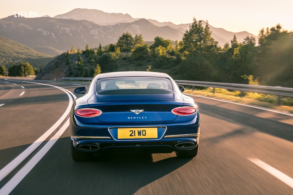 Bentley Continental GT, granturismo e lusso.