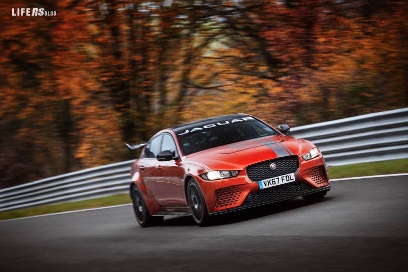 Jaguar XE SV Project 8: giro record al Nürburgring