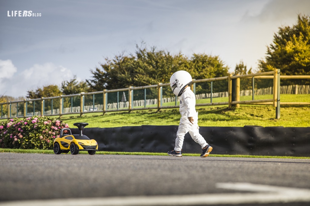 McLaren P1 si focalizza sulla potenza dei piedi e delle gambe