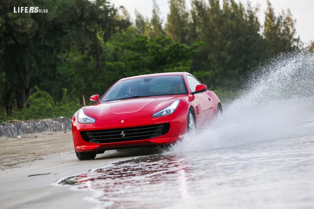 GTC4 Lusso T: test drive