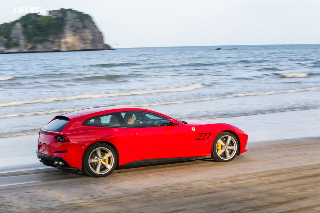 GTC4 Lusso T: test drive