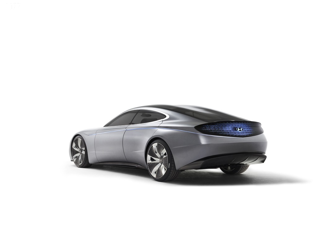 Le Fil Rouge Concept rivela il futuro di Hyundai