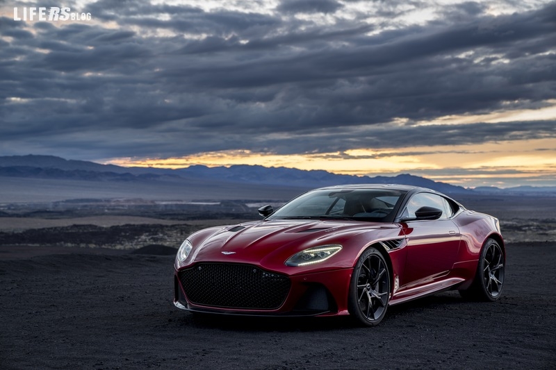 DBS Superleggera rende omaggio alla tecnologia del carrozziere italiano