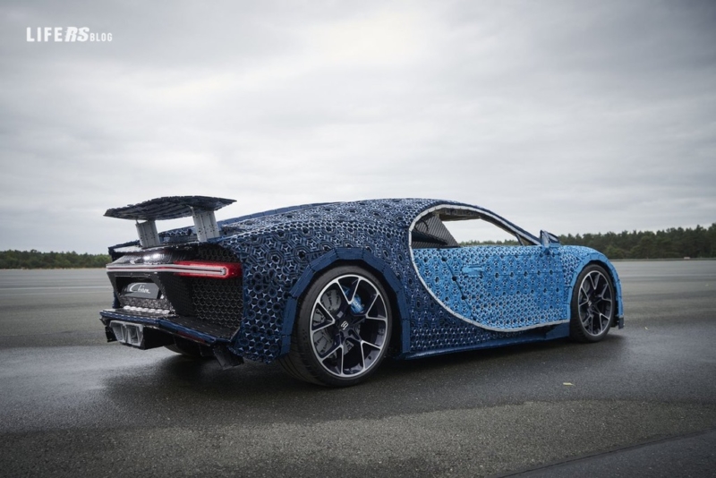 Chiron Lego scala 1:1, l'hypercar alternativa di Bugatti!