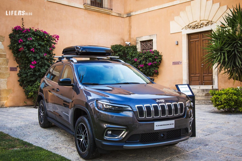 Mopar, più di 70 accessori disponibili in Italia per nuova Jeep® Cherokee