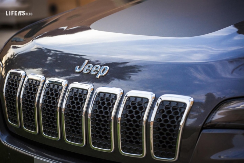 Mopar, più di 70 accessori disponibili in Italia per nuova Jeep® Cherokee