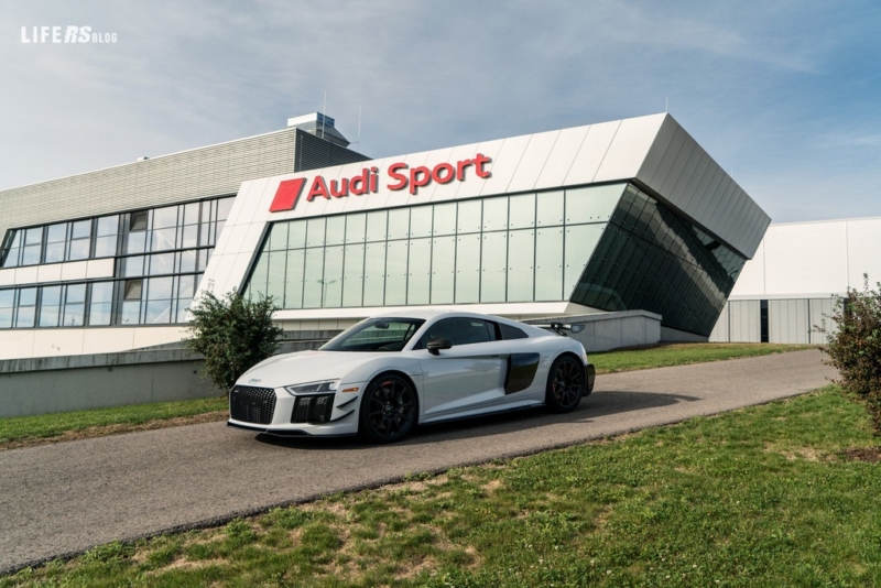 Coupé Competition, la nuova serie Audi R8 V10 Plus ultra limitata