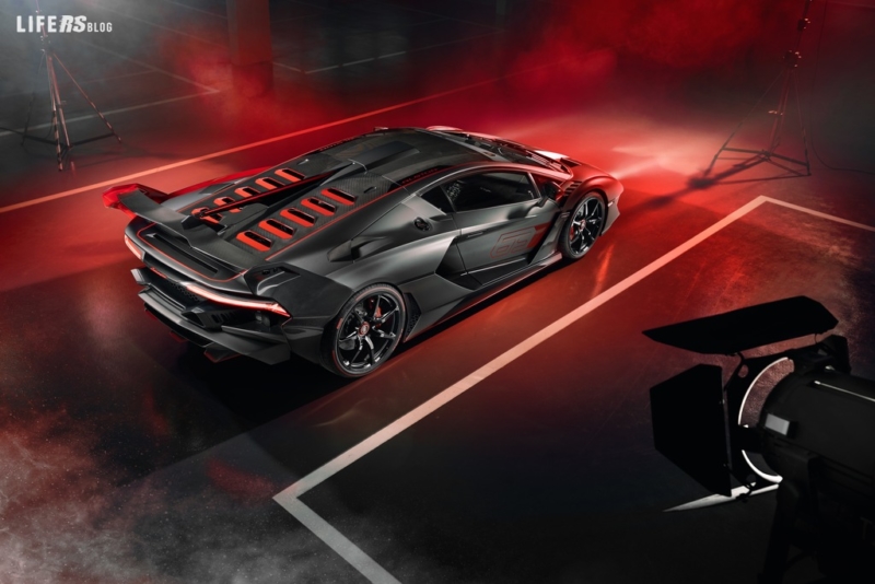Lamborghini Squadra Corse presenta la SC18 Alston, la prima one-off nella storia del reparto motorsport di Sant’Agata Bolognese e la Urus ST-X Concept.