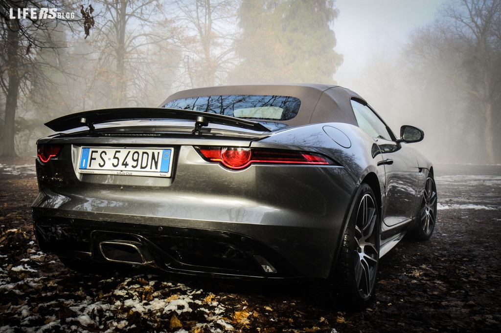 Primo test drive Jaguar F-Type R Dynamic Convertibile