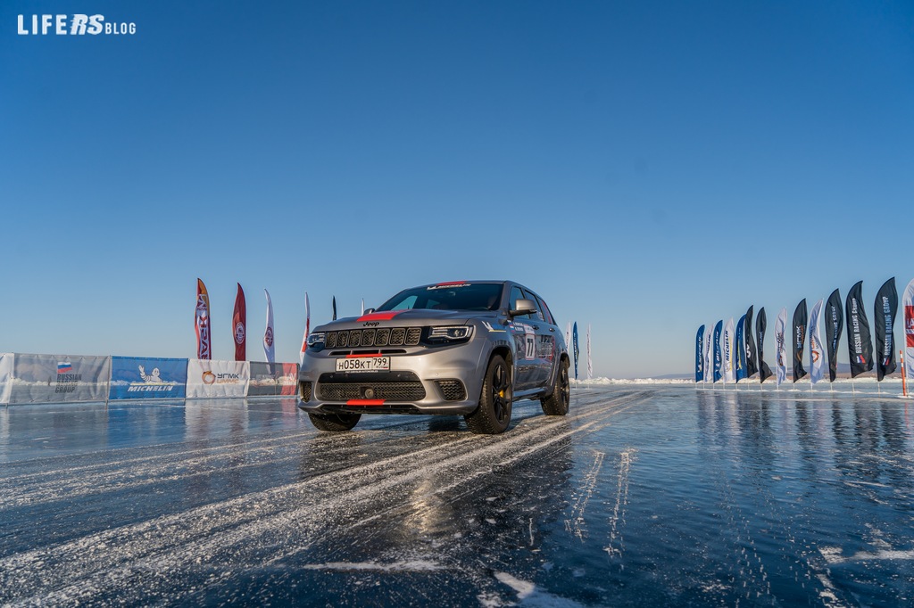 Grand Cherokee Trackhawk, stabilisce il record assoluto di velocità sul ghiaccio per SUV