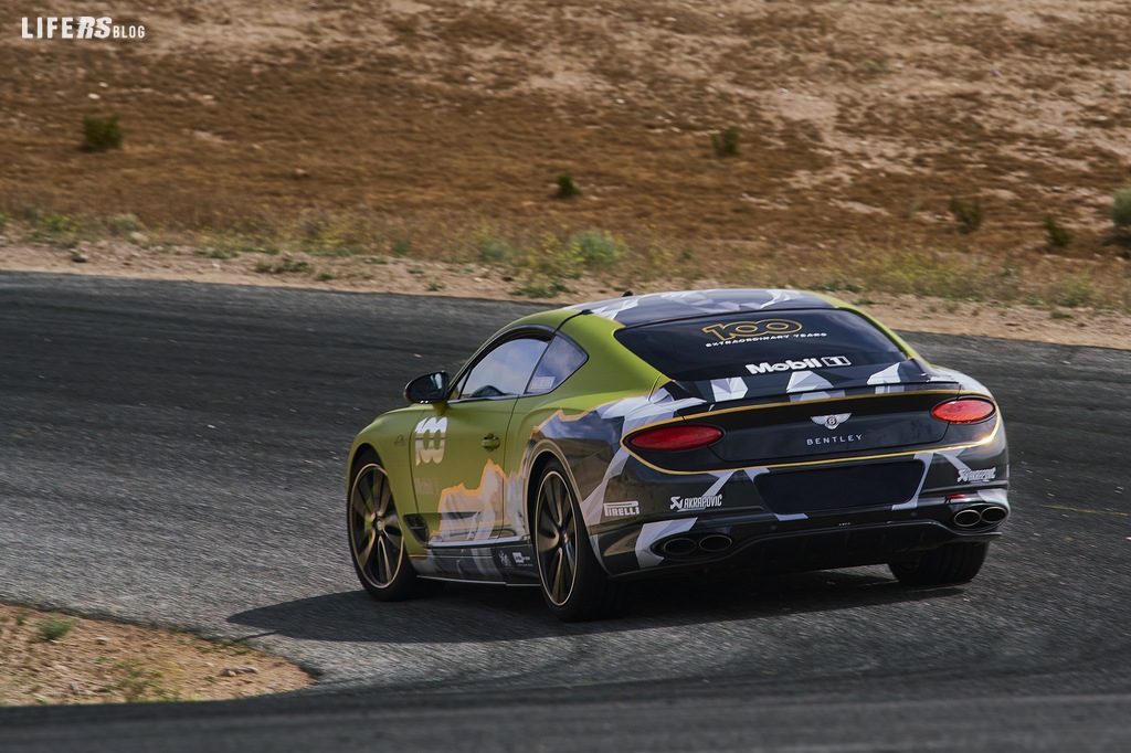 Bentley è pronta a sfidare il record Pikes Peak con Continental GT