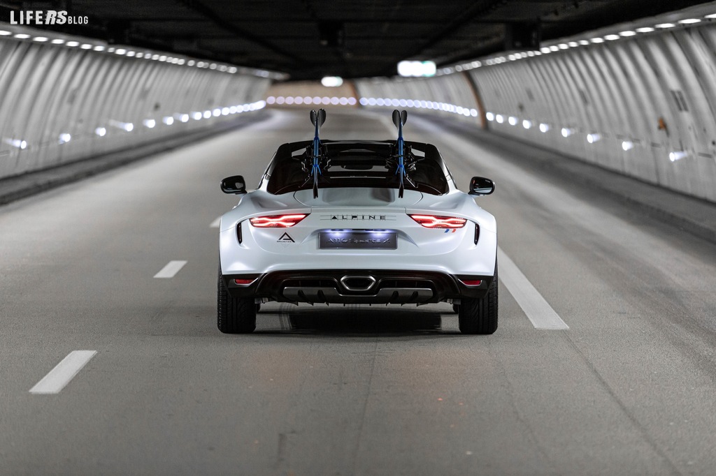 Sports X, la Alpine A110 strizza l’occhio ai SUV