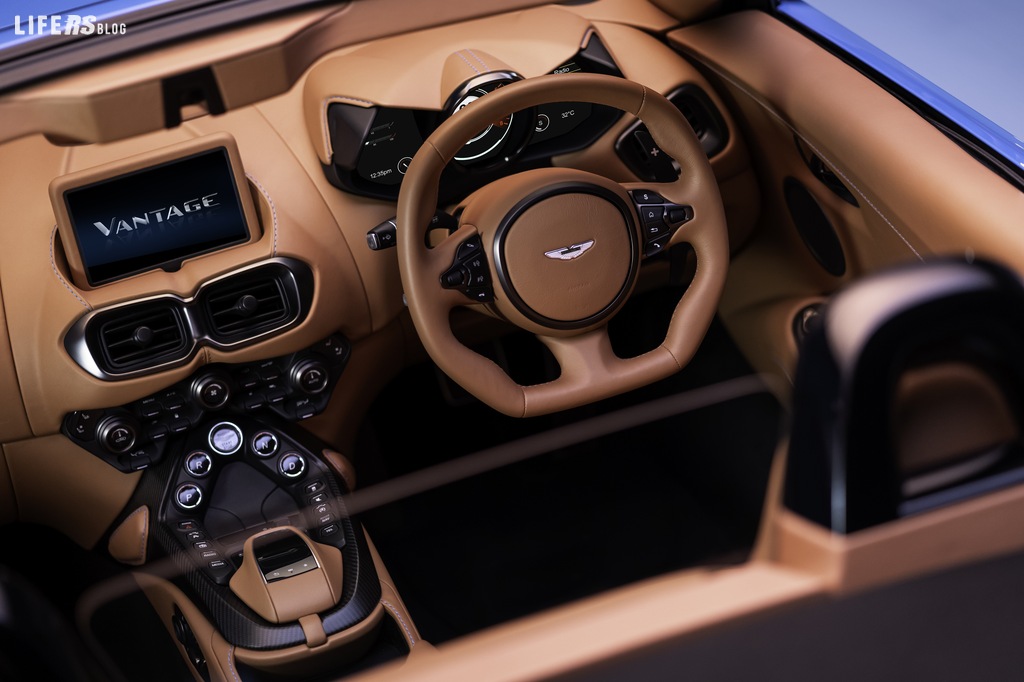 Vantage Roadster, l'Aston Martin che dà vita ai tuoi sensi