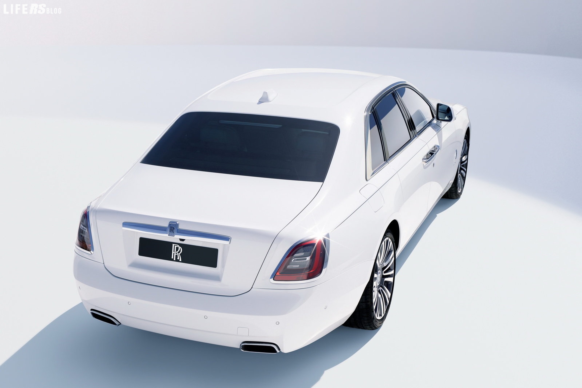 Ghost: Rolls Royce minimalista, ma estremamente complessa!