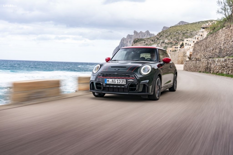 Mini John Cooper Works, piacere di guida estremo