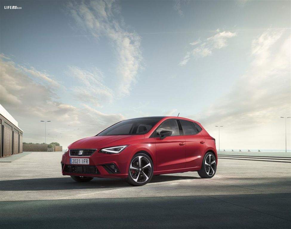 SEAT Ibiza, la compatta urbana grida "Hola Hola"