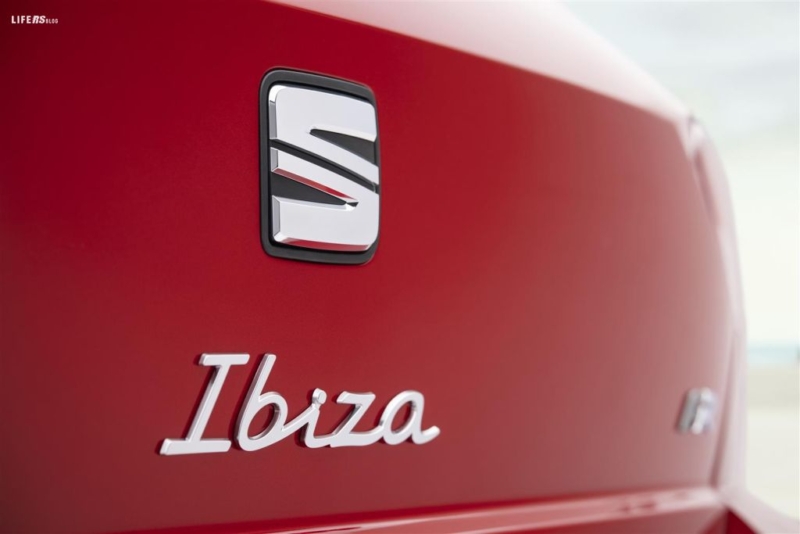 SEAT Ibiza, la compatta urbana grida "Hola Hola"