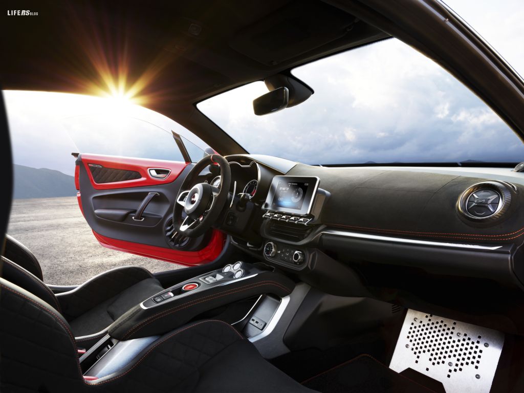 Nuova Alpine A110 S, la prima dotata di alettone posteriore